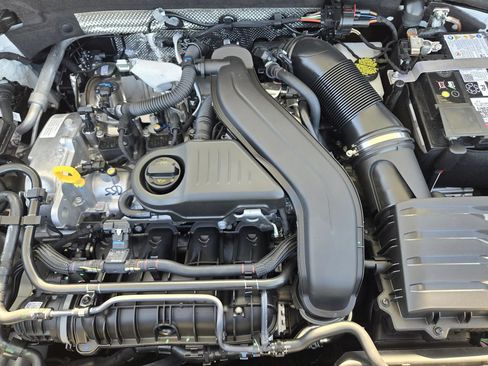 New 2026 Volkswagen Taos SE FWD image 28
