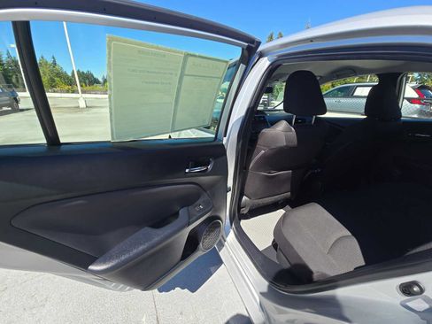 Certified 2021 Toyota Prius LE FWD image 15