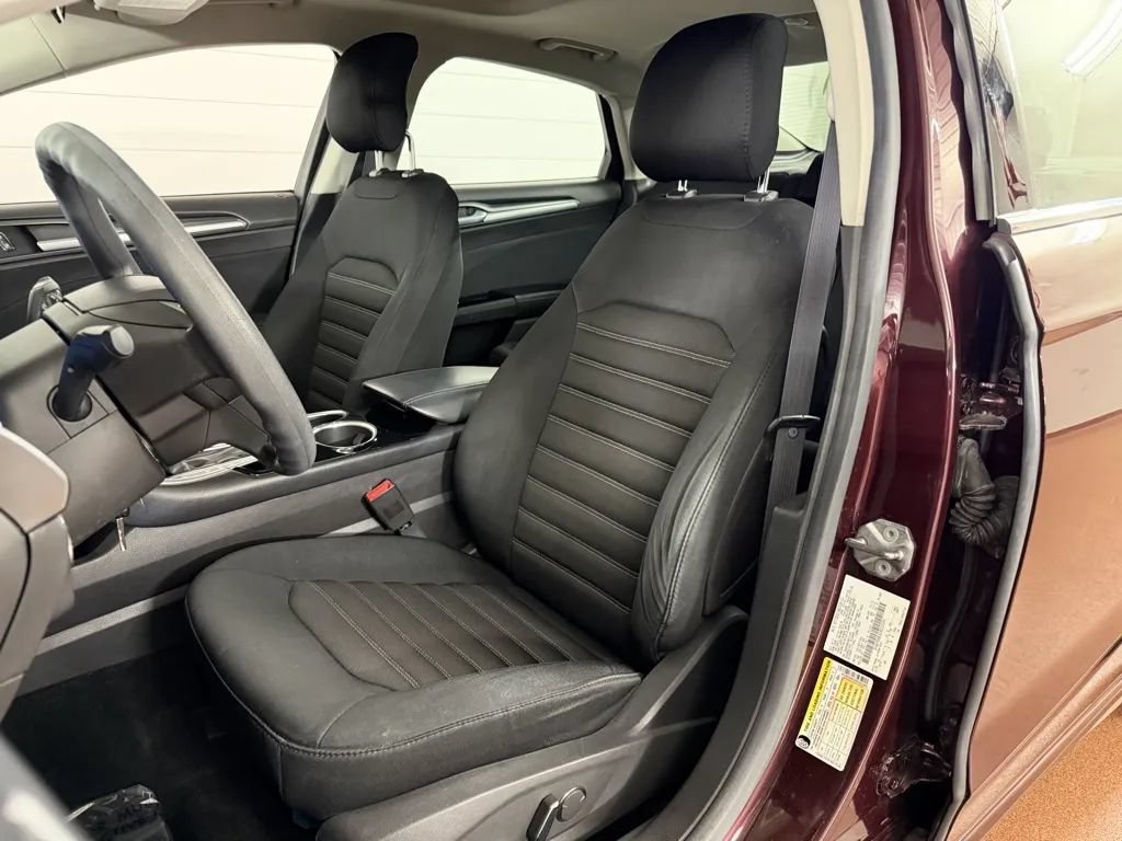 Used 2013 Ford Fusion SE FWD image 12