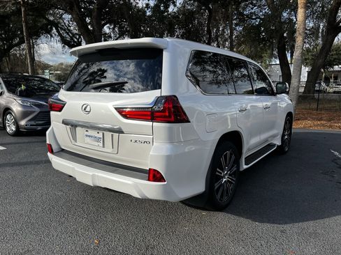 Used 2021 Lexus LX 570 4WD w/ 3rd Row & Luxury Pkg image 9