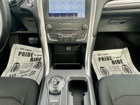 Used 2020 Ford Fusion SE image 8