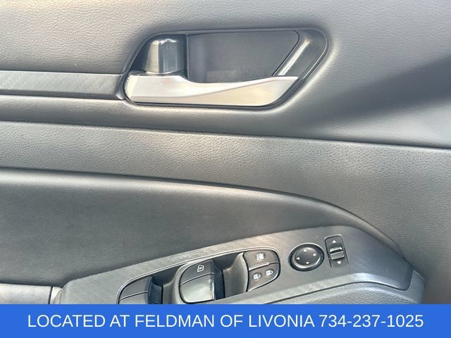 Used 2024 Nissan Altima 2.5 SV FWD image 21