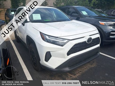 Used 2023 Toyota RAV4 XLE FWD image 3