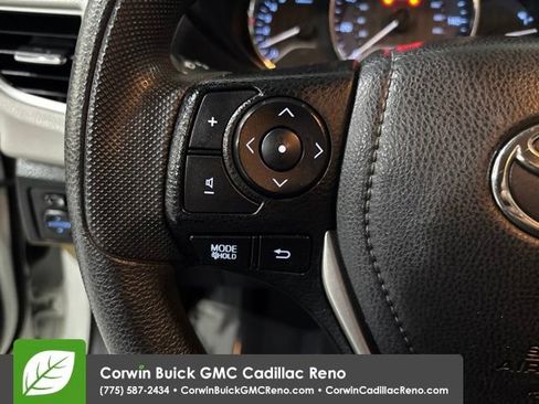 Used 2015 Toyota Corolla LE FWD image 25