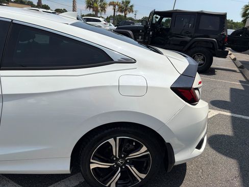 Used 2017 Honda Civic Touring image 7