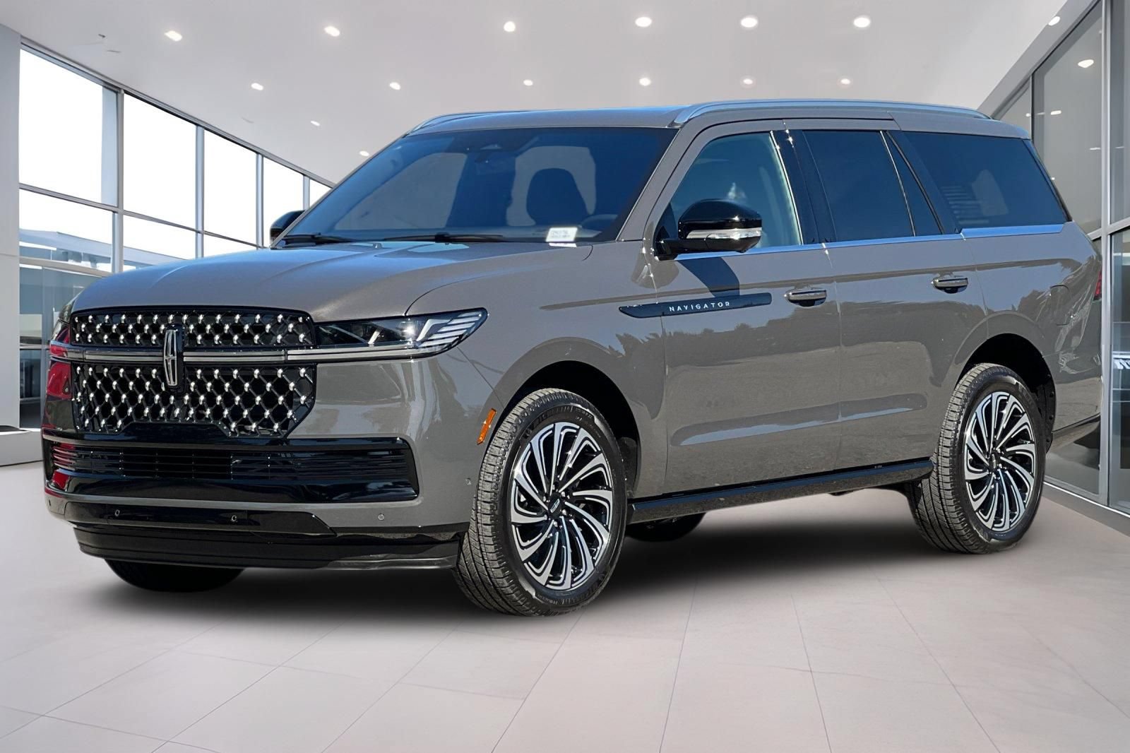 Used 2025 Lincoln Navigator Black Label AWD/4WD image 8