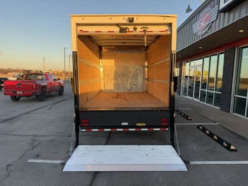 Used 2021 Ford E-350 and Econoline 350 Super Duty w/ Power Windows & Locks Group image 6