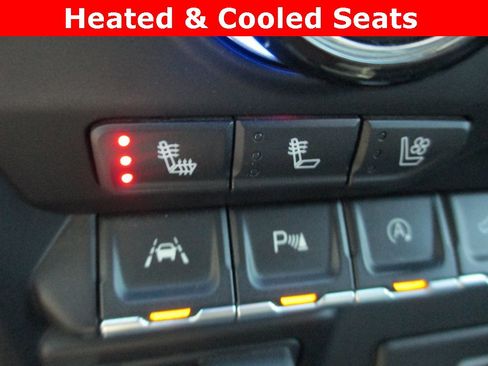 Used 2021 GMC Sierra 1500 AT4 w/ AT4 Premium Package image 16