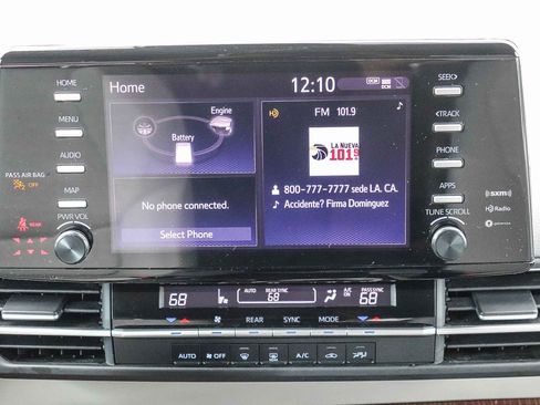 Used 2024 Toyota Sienna LE image 15