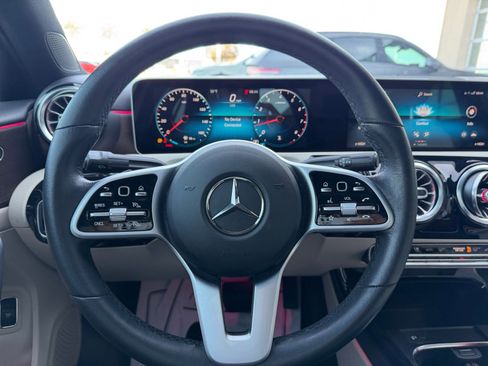 Used 2020 Mercedes-Benz A 220 image 9