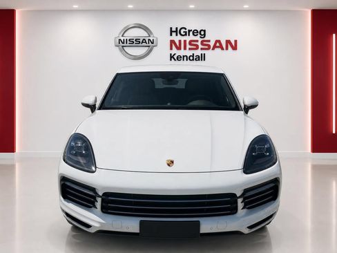 Used 2021 Porsche Cayenne AWD/4WD image 5