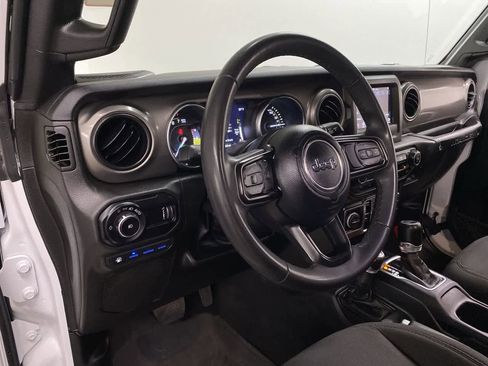 Used 2023 Jeep Wrangler Unlimited image 2