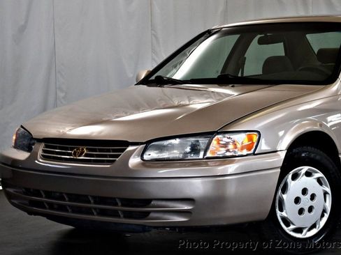 Used 1997 Toyota Camry LE image 2