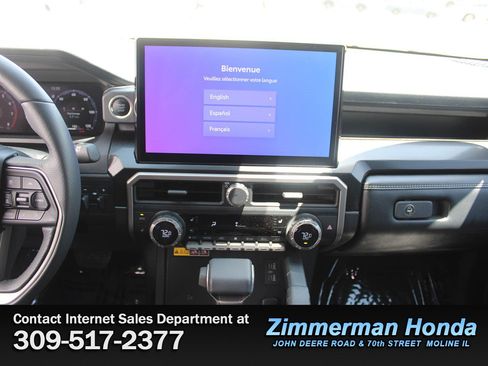 Used 2025 Toyota 4Runner Limited w/ Tow Technology Package AWD/4WD image 18
