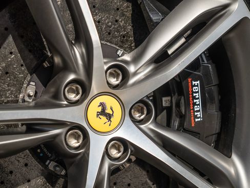 Used 2023 Ferrari 296 GTS RWD image 16