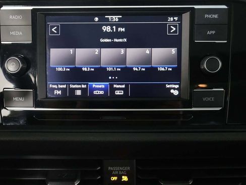 Used 2021 Volkswagen Jetta SE w/ SE Cold Weather Package image 42