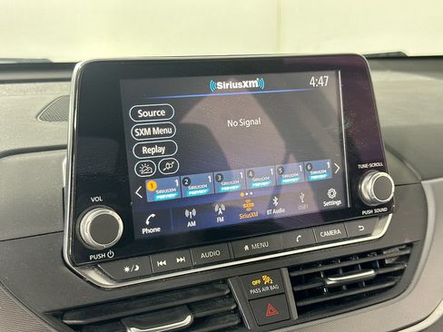 Used 2024 Nissan Altima 2.5 SR FWD image 29