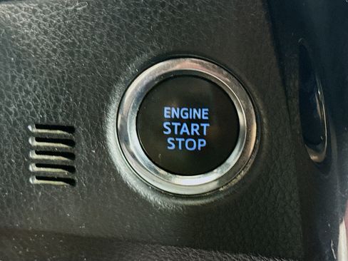 Used 2017 Toyota Corolla XSE image 21