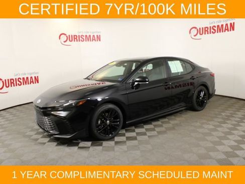Used 2025 Toyota Camry SE FWD image 2