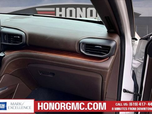 Used 2022 Ford Explorer King Ranch w/ Class IV Trailer Tow Package AWD/4WD image 27