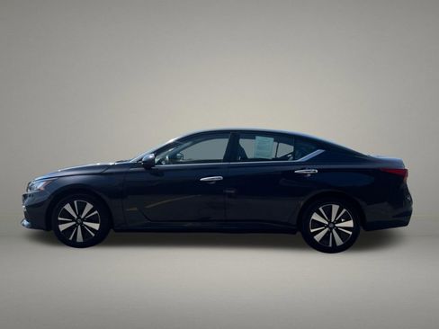 Used 2021 Nissan Altima 2.5 SV FWD image 2