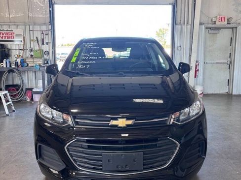 Used 2017 Chevrolet Trax LS w/ Fleet Convenience Package AWD/4WD image 3