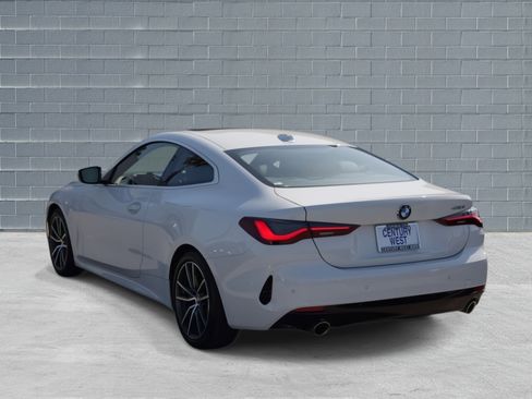 Used 2025 BMW 430i Coupe w/ Convenience Package image 3