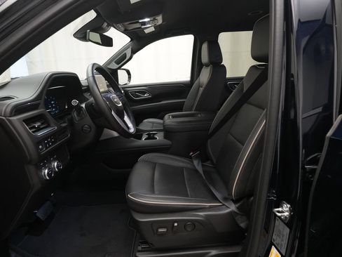 Used 2024 GMC Yukon SLT w/ SLT Luxury Package AWD/4WD image 7
