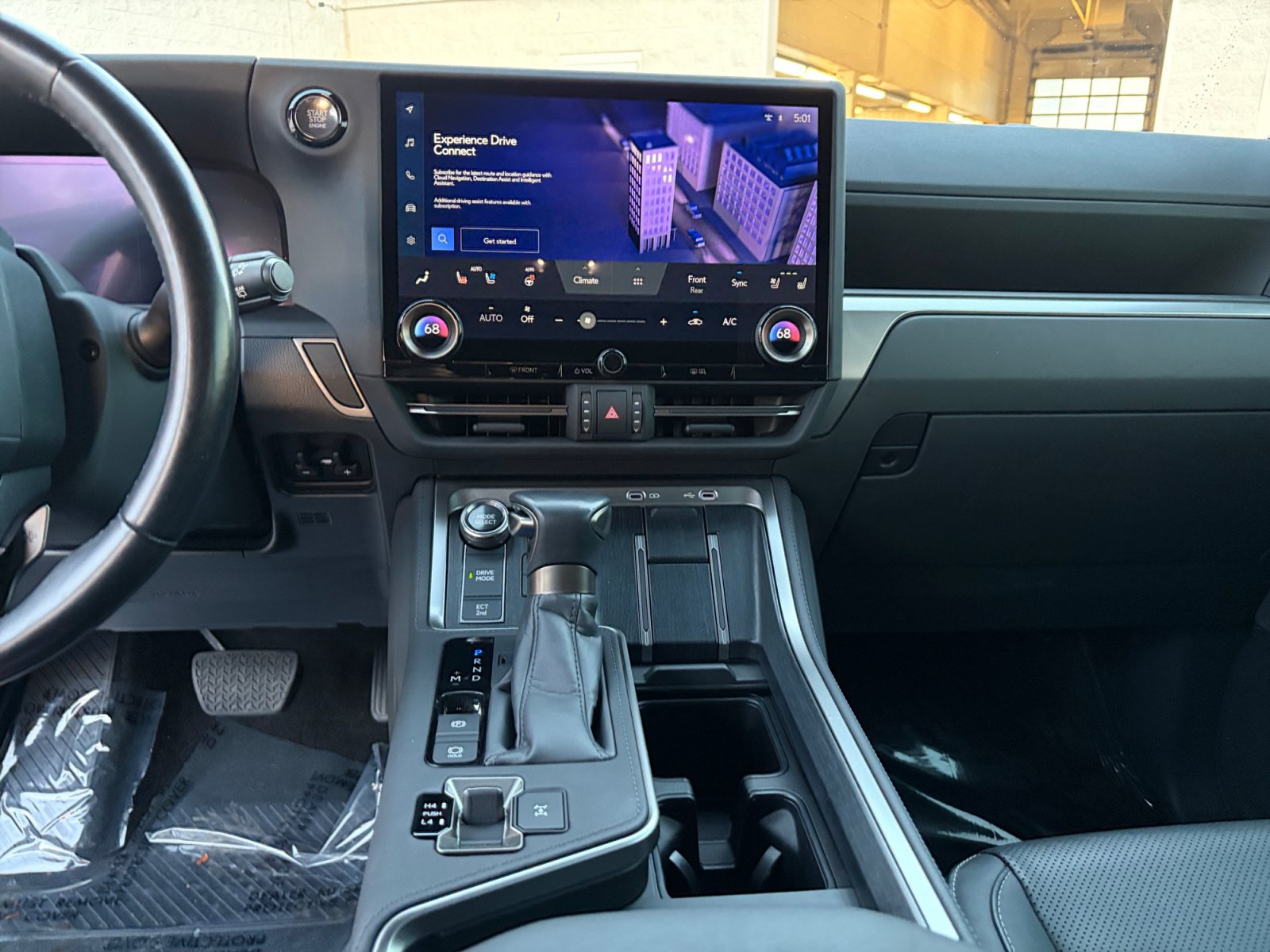 Used 2024 Lexus GX 550 w/ Cold Area Package AWD/4WD image 19