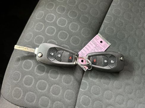 Used 2021 Chevrolet Trax LS w/ Tint and Cruise Package image 12