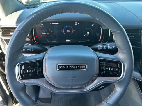Used 2023 Jeep Grand Wagoneer Series III image 9