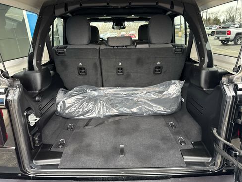 Used 2025 Jeep Wrangler Sahara w/ Safety Group image 14