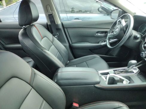 Used 2021 Nissan Sentra SR w/ SR Premium Package FWD image 4