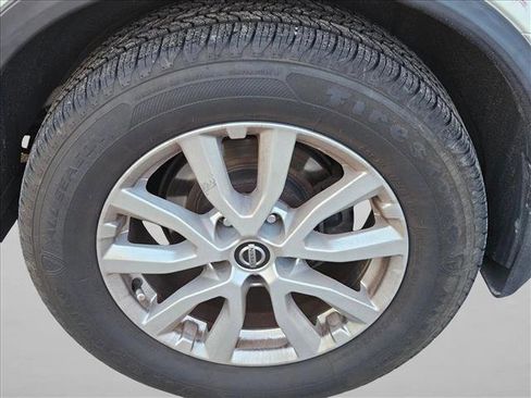 Used 2019 Nissan Rogue S w/ Special Edition Package FWD image 6