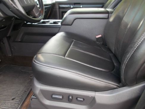 Used 2013 Ford F250 Lariat w/ Lariat Ultimate Pkg AWD/4WD image 30
