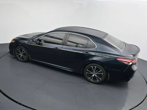 Used 2018 Toyota Camry SE w/ Convenience Package FWD image 13
