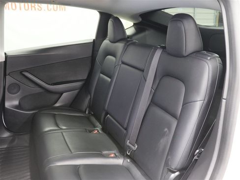 Used 2021 Tesla Model Y Long Range AWD/4WD image 16