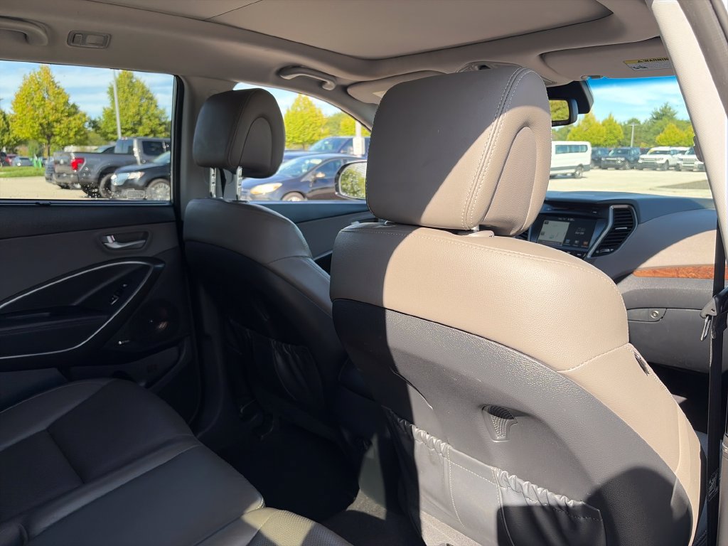 Used 2017 Hyundai Santa Fe AWD image 33