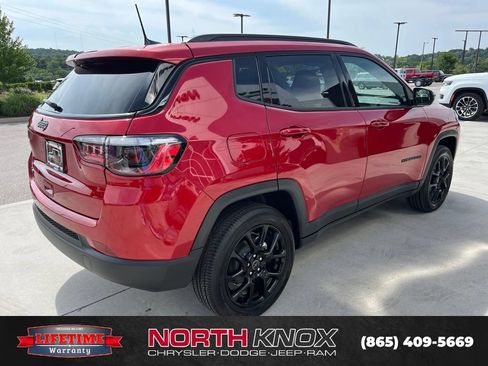 New 2026 Jeep Compass Latitude AWD/4WD image 18
