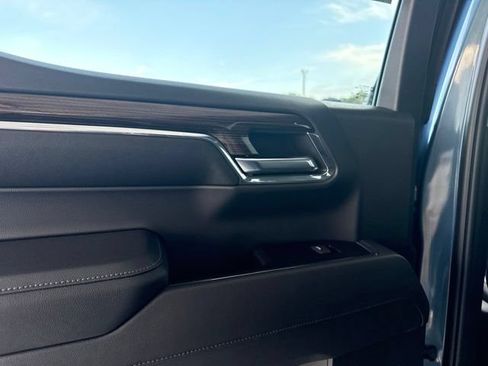 Used 2024 Chevrolet Silverado 1500 LT AWD/4WD image 33
