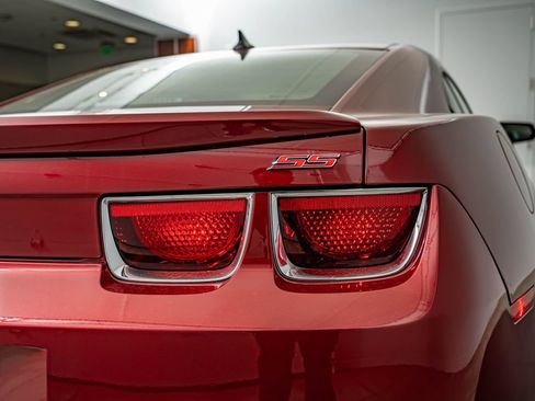 Used 2010 Chevrolet Camaro SS w/ RS Package RWD image 16