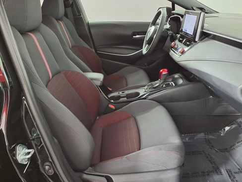 Used 2024 Toyota Corolla SE image 9