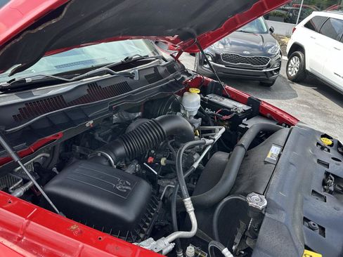 Used 2020 RAM 1500 Classic SLT AWD/4WD image 21