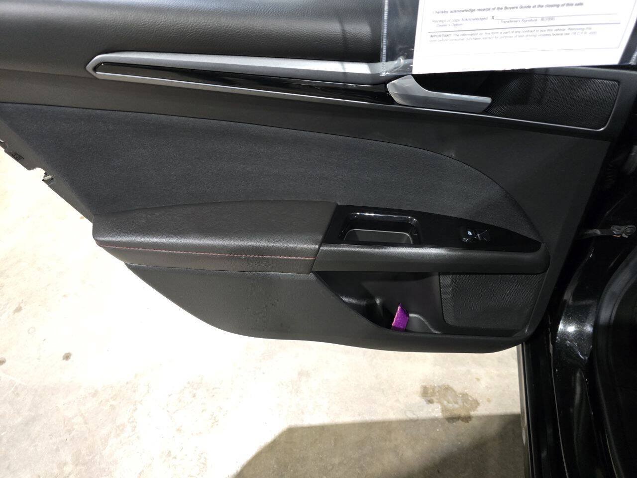 Used 2013 Ford Fusion SE FWD image 25