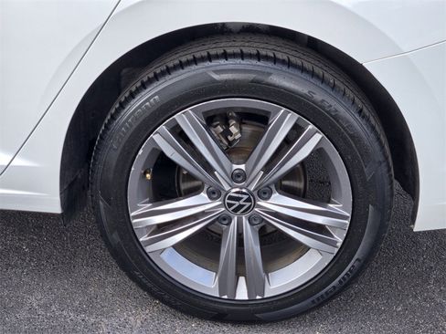 Used 2023 Volkswagen Jetta SE image 8