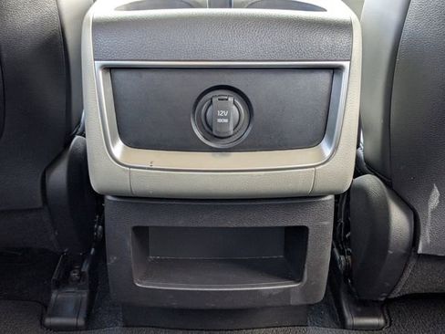 Used 2024 Kia Carnival LX FWD image 17