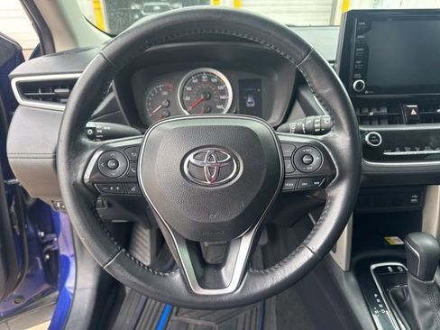 Used 2022 Toyota Corolla Cross LE AWD/4WD image 33