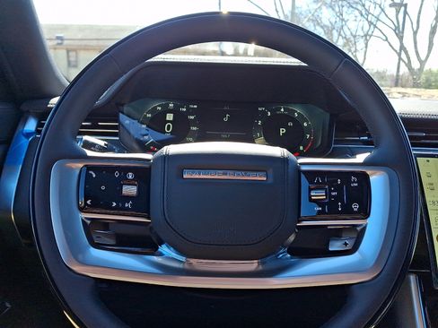 New 2026 Land Rover Range Rover Long Wheelbase SE image 16