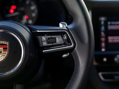 Certified 2025 Porsche Macan image 46