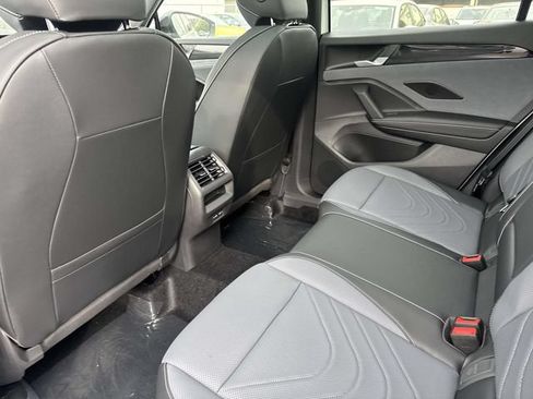 New 2026 Volkswagen Tiguan SE R-Line FWD image 9